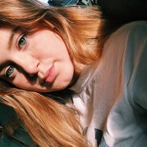Meet your Posher, Chloe